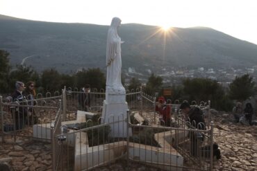 Du lịch Hành Hương hướng về Linh Địa Đức Mẹ cực đẹp Medjugorje từ Sài Gòn