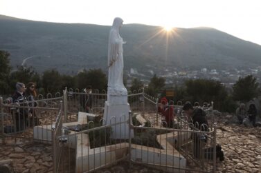 Du lịch Hành Hương hướng về Linh Địa Đức Mẹ cực đẹp Medjugorje từ Sài Gòn