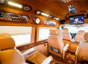 Địa chỉ giúp cung cấp dịch vụ thuê xe giá ưu đãi Limousine dcar uy tín