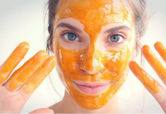 Nuông chiều làn da bằng mặt nạ mật ong cuối tuần