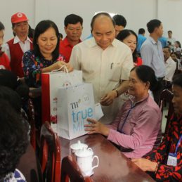 Tết sum vầy, tết ấm tình