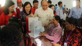 Tết sum vầy, tết ấm tình