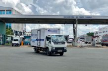 Vận chuyển hàng hóa bằng xe tải