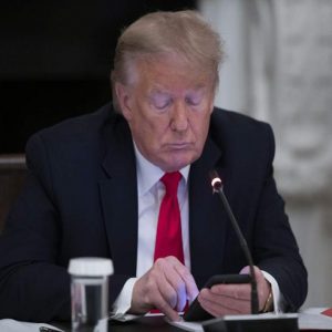Tin công nghệ ngày 3/11: Ông Trump và đối thủ gây choáng với số tiền chạy quảng cáo trên Facebook cực sốc