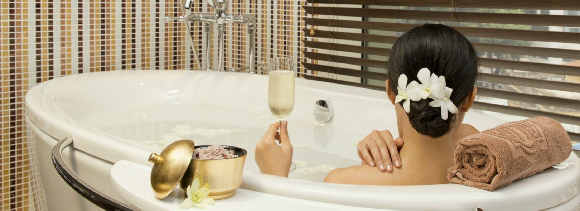 DỊCH VỤ TẮM TRẮNG