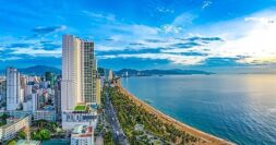 Bất động sản thời Covid-19: Chờ hay Chiến?