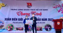 Mang Tết ấm áp đến với bà con vùng cao Lào Cai
