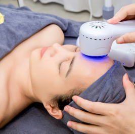 Làm đẹp trẻ hóa chăm sóc cấp ẩm cấy trắng sáng bóng làn