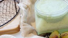 Review tẩy tế bào chết toàn thân hương bơ Scentio Avocado-Beauty Buffe