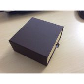 Mẫu vỏ hộp đựng sản phẩm tự nhiên sang trọng