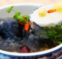 Yến hầm bồ câu hoặc gà ác