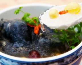 Yến hầm bồ câu hoặc gà ác