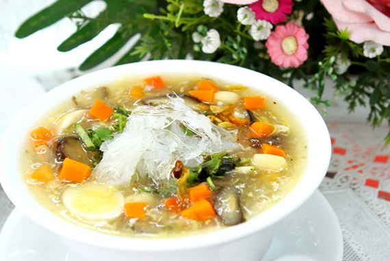 Soup yến vi cá