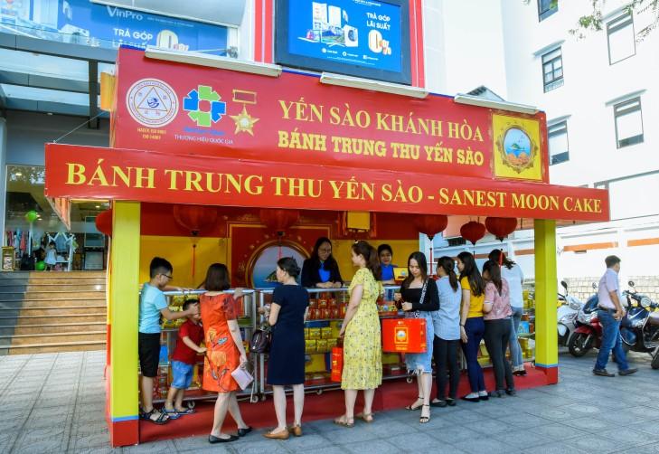 Những yếu tố làm nên thành công của “Bánh Trung thu Yến sào Khánh Hòa”