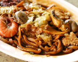Thưởng thức những món ăn đường phố hấp dẫn nhất Singapore