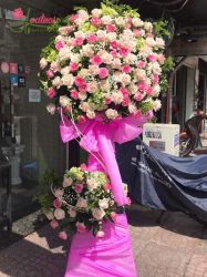 Kệ hoa khai trương – Tiền