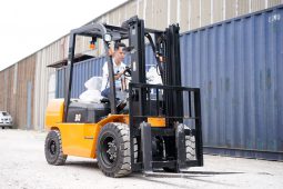 Hướng dẫn lái xe nâng an toàn