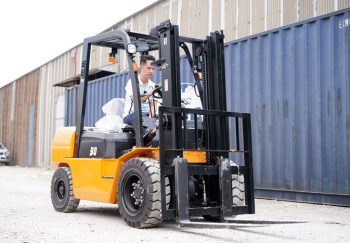 Hướng dẫn lái xe nâng an toàn