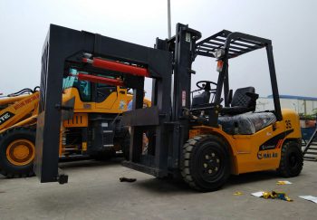 Tìm hiểu về xe nâng kẹp gạch và những công dụng