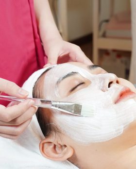 Ủ Trắng Face Huyết Yến