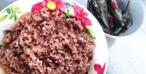 Nhớ cơm gạo đỏ