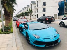 Hai chiếc Lamborghini Aventador SVJ của nhà giàu Việt lần đầu đọ dáng, màu sơn của bản mui trần vẫn là ẩn số