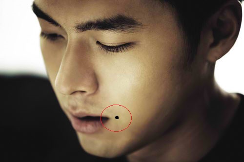 Nốt ruồi tố cáo đàn ông trăng hoa thường nằm ở vị trí nào?