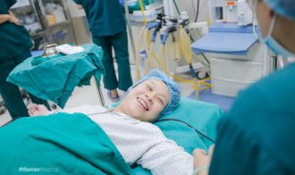 Đẻ mổ kết hợp cắt bỏ u nang buồng trứng: Hành trình sinh con