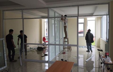 Quy trình thi công lắp đặt cửa nhôm kính