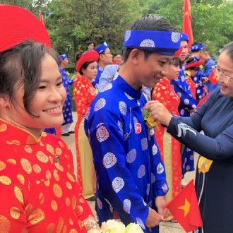 ‘Mặc áo cưới, tôi rất hạnh phúc vô bờ’