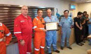 III nhận biểu trưng vinh danh thành tích trong công tác khoan và hoạt động an toàn từ Petronas