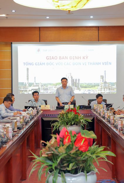 Điểm sáng trong “khủng hoảng kép”