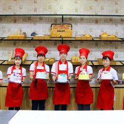 Học làm bánh kem hiện đại