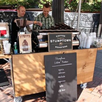 Kinh nghiệm mở quán cafe rang xay thành công với vốn từ 50 triệu
