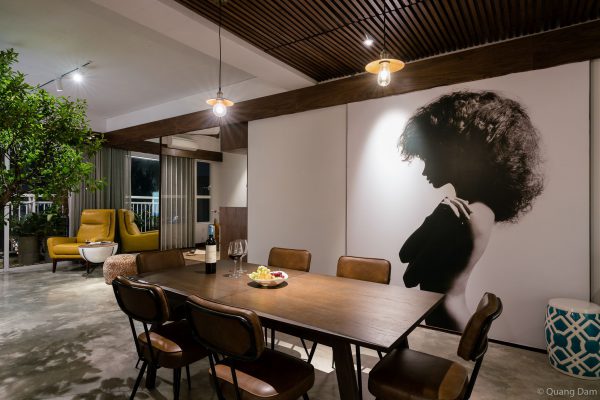 Nội thất căn hộ 1 phòng ngủ với điểm nhấn gỗ và cây xanh