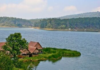 Khu dã ngoại Phương Nam – Đá Tiên