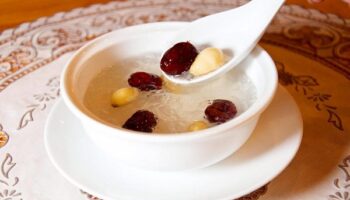 Bị bệnh gút có ăn yến sào được không?