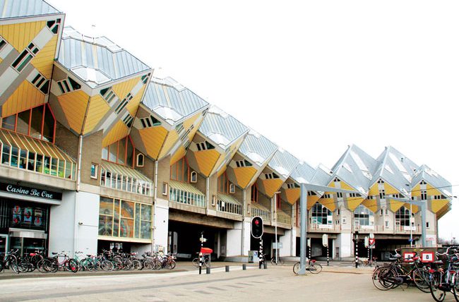 Nhà cây hình khối của Piet Blom