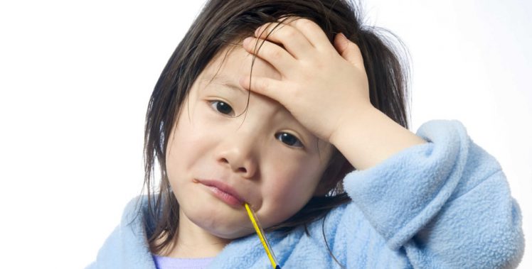 Phòng viêm đường hô hấp cho trẻ lúc giao mùa