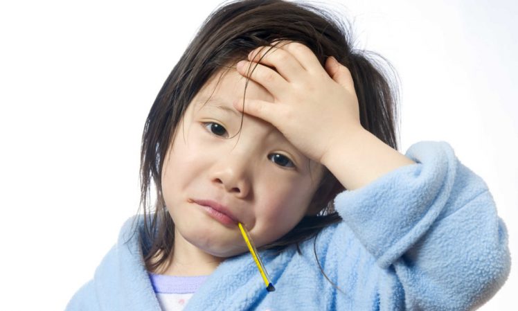 Phòng viêm đường hô hấp cho trẻ lúc giao mùa