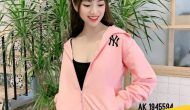 Bí quyết phối màu áo khoác phù hợp với 4 loại da của bạn nữ.