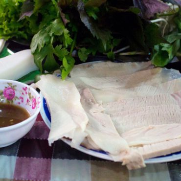 Bánh tráng cuốn thịt heo ngon đúng điệu ở Đà Nẵng