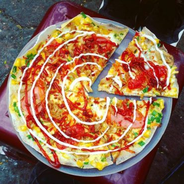 Bánh tráng nướng bằng chảo siêu hấp dẫn, món ngon mùa covid