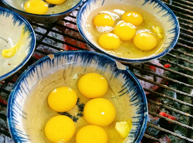 Món mới siêu hot ở Đà Nẵng: Trứng cút đút than với phô mai!