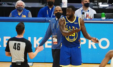 Trọng tài nhận sai lầm khi truất quyền thi đấu Draymond Green, NBA rút lại lỗi kỹ thuật