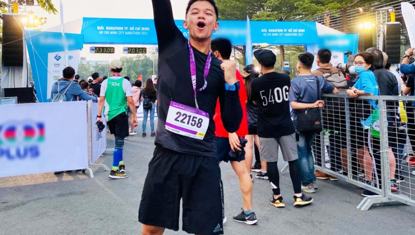 Ca sĩ “6 múi, siêu vũ đạo” Trọng Hiếu gây sốt khi chạy 21km sub2