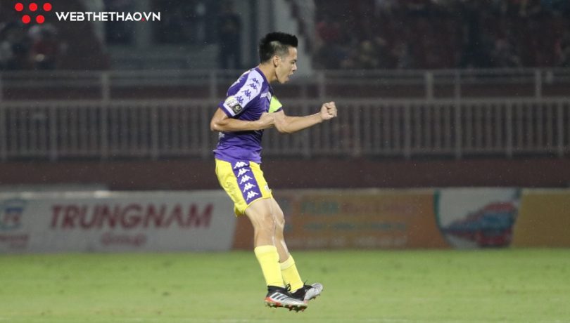 Vượt những ứng viên nặng ký, Văn Quyết trở thành VĐV tiêu biểu 2020